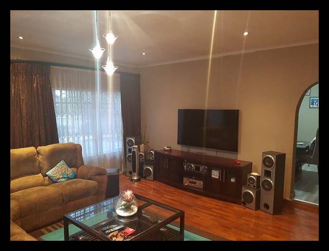 3 BEDROOM HOUSE FOR SALE IN NORKEM PARK